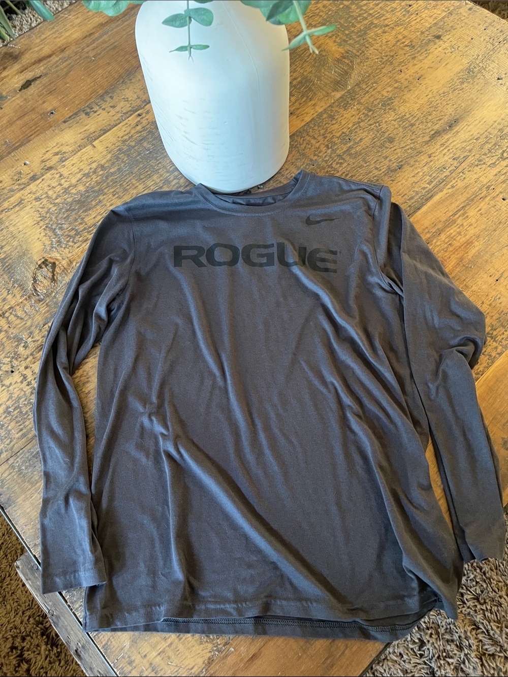 Nike Rogue Long-Sleeve Performance Tee - Charcoal Black
